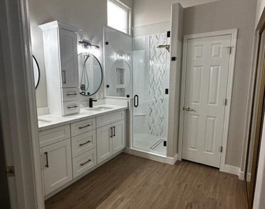 1410 W Crystal Springs Drive - Photo Thumbnail 13