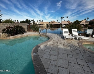 1410 W Crystal Springs Drive - Photo Thumbnail 26