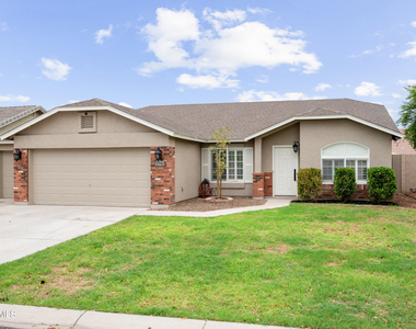 3746 E Magnus Circle - Photo Thumbnail 2
