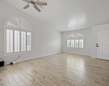 3746 E Magnus Circle - Photo Thumbnail 4