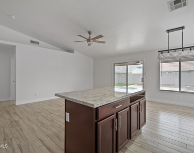 3746 E Magnus Circle - Photo Thumbnail 10