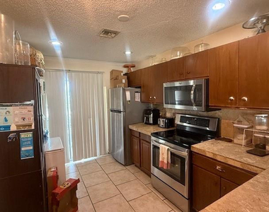 795 Crystal Lake Drive - Photo Thumbnail 5