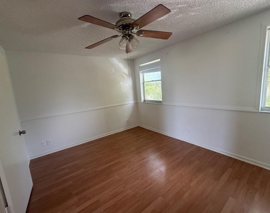 795 Crystal Lake Drive - Photo Thumbnail 11