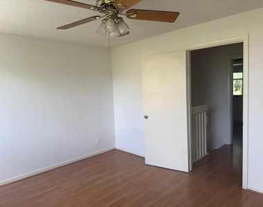 795 Crystal Lake Drive - Photo Thumbnail 13