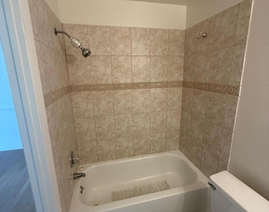795 Crystal Lake Drive - Photo Thumbnail 18