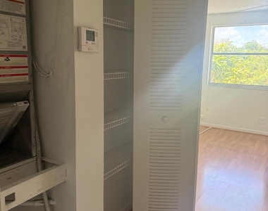 795 Crystal Lake Drive - Photo Thumbnail 10