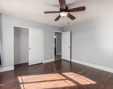 8406 W Pioneer Street - Photo Thumbnail 30