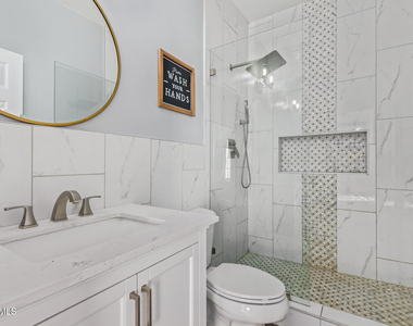 8406 W Pioneer Street - Photo Thumbnail 19