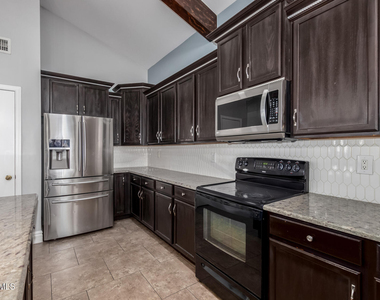 8406 W Pioneer Street - Photo Thumbnail 14
