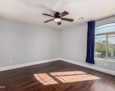8406 W Pioneer Street - Photo Thumbnail 29
