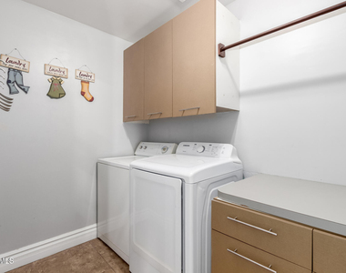 8406 W Pioneer Street - Photo Thumbnail 34