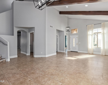 8406 W Pioneer Street - Photo Thumbnail 4