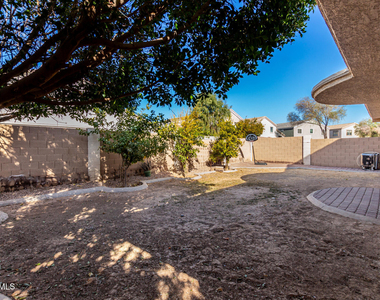 8406 W Pioneer Street - Photo Thumbnail 39