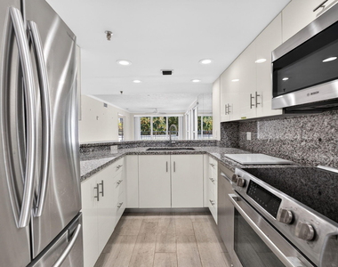 3901 S Flagler Drive - Photo Thumbnail 6