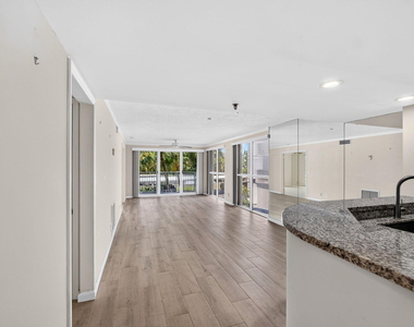3901 S Flagler Drive - Photo Thumbnail 7