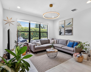 4388 Serpens Lane - Photo Thumbnail 9
