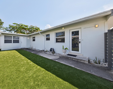 1004 Ne 18th Street - Photo Thumbnail 22