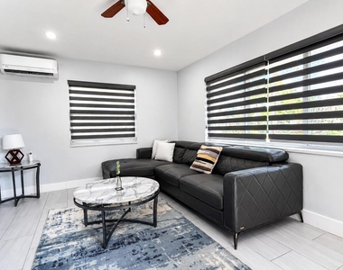 1004 Ne 18th Street - Photo Thumbnail 8