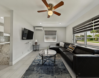 1004 Ne 18th Street - Photo Thumbnail 6
