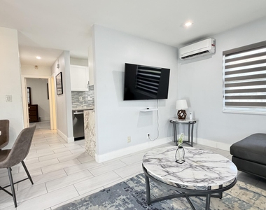 1004 Ne 18th Street - Photo Thumbnail 16