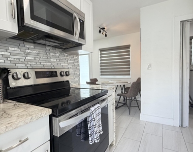 1004 Ne 18th Street - Photo Thumbnail 14