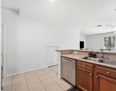6720 Cypress Walk Terrace - Photo Thumbnail 9