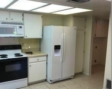 4525 N 66th Street - Photo Thumbnail 1