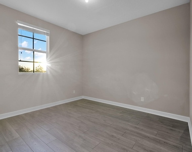 1168 Sterling Pine Place - Photo Thumbnail 12