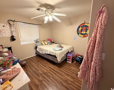 1041 S Matilda Street - Photo Thumbnail 10