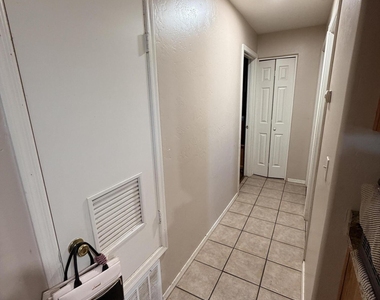 1041 S Matilda Street - Photo Thumbnail 8