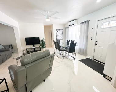 825 Ne 6th Street - Photo Thumbnail 3