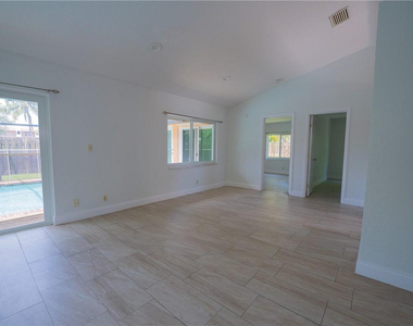 5332 Nw 29th Court - Photo Thumbnail 8