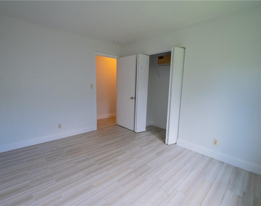 5332 Nw 29th Court - Photo Thumbnail 10