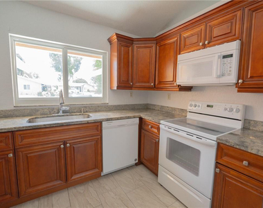 5332 Nw 29th Court - Photo Thumbnail 3