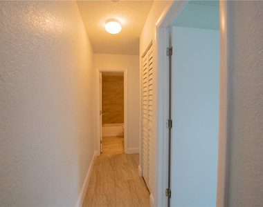 5332 Nw 29th Court - Photo Thumbnail 11
