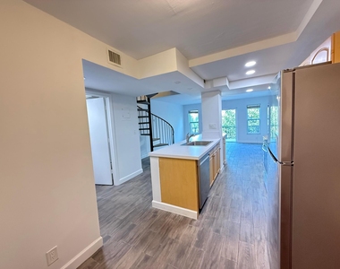 640 Tennis Club Drive - Photo Thumbnail 6