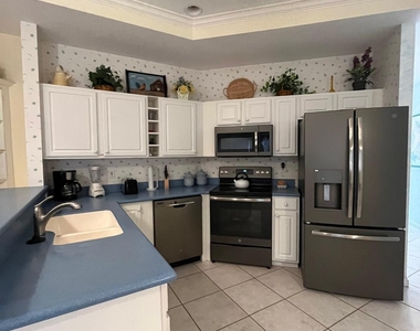 8429 Mulligan Circle - Photo Thumbnail 10
