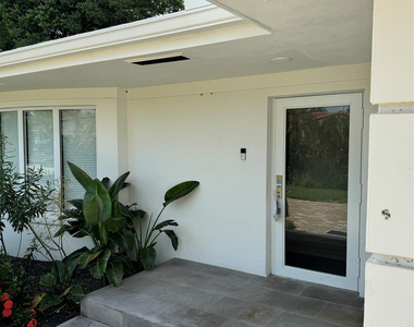2020 Coral Reef Drive - Photo Thumbnail 6