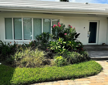 2020 Coral Reef Drive - Photo Thumbnail 5