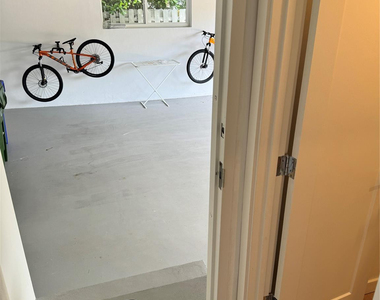 2020 Coral Reef Drive - Photo Thumbnail 34