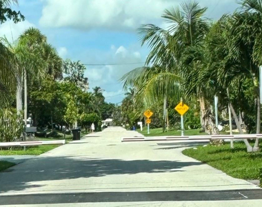 2020 Coral Reef Drive - Photo Thumbnail 2