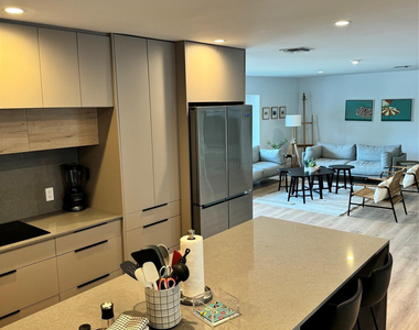 2020 Coral Reef Drive - Photo Thumbnail 13