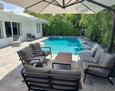 2020 Coral Reef Drive - Photo Thumbnail 27