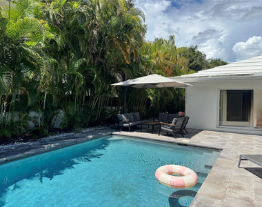 2020 Coral Reef Drive - Photo Thumbnail 26
