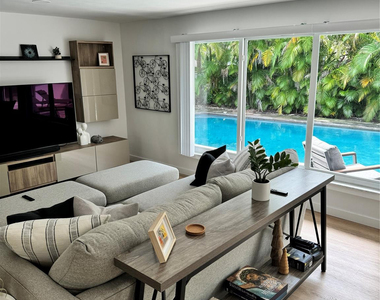 2020 Coral Reef Drive - Photo Thumbnail 20