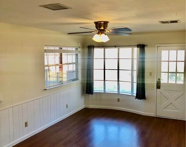 3648 Rolling Lane - Photo Thumbnail 7
