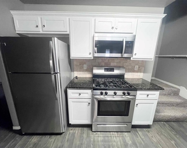 2165 Buena Vida Lane - Photo Thumbnail 7