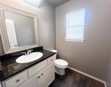 2165 Buena Vida Lane - Photo Thumbnail 2