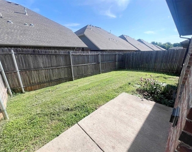 2165 Buena Vida Lane - Photo Thumbnail 14