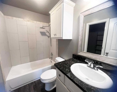 2165 Buena Vida Lane - Photo Thumbnail 4